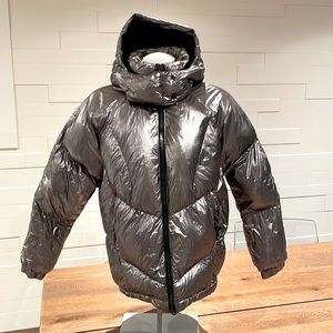 FREE w/ Purchase ⭐️HOST PICK⭐️ Topshop Silver Puffer Jacket Size 4